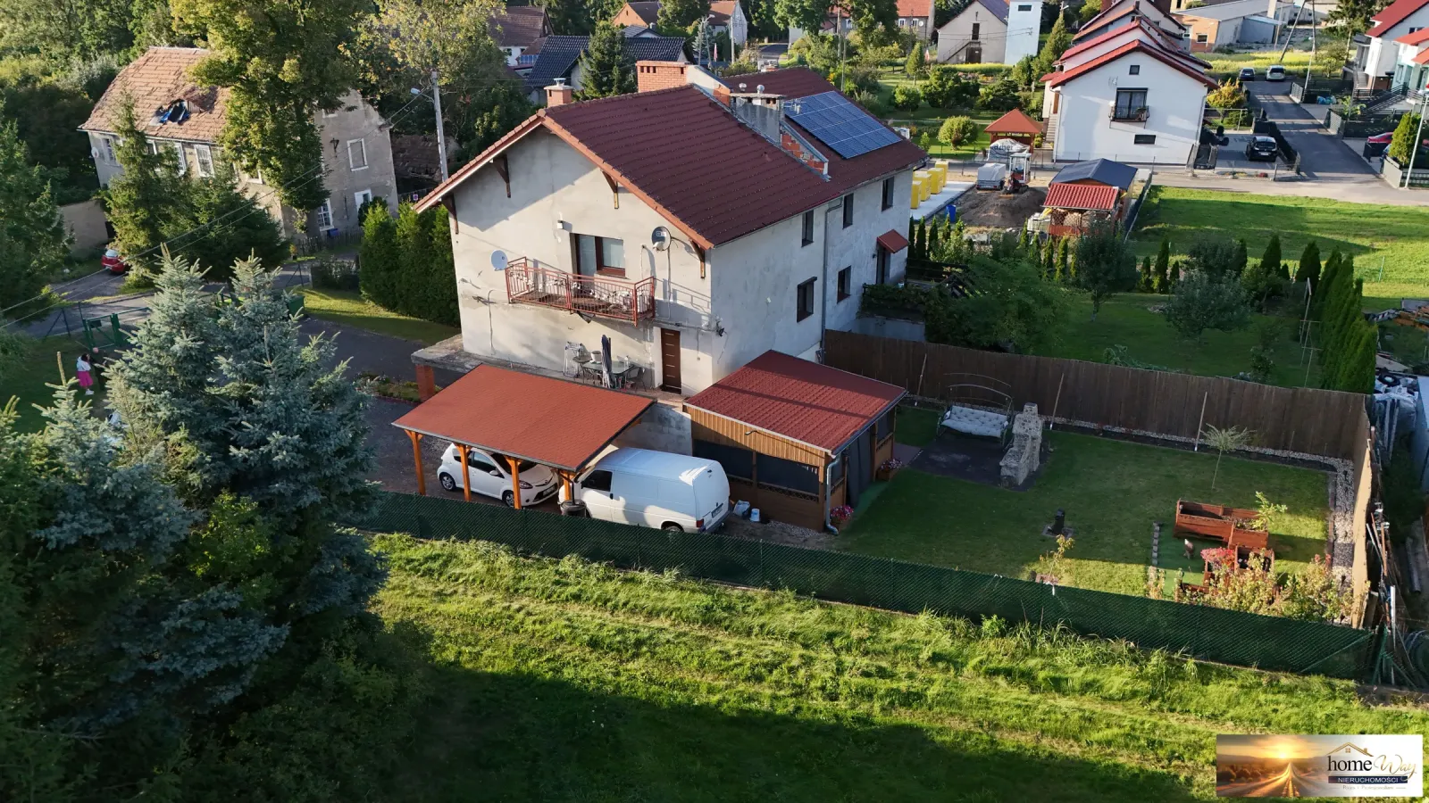 DOM NA SPRZEDAŻ – PARZYCE - 193,74 m2 