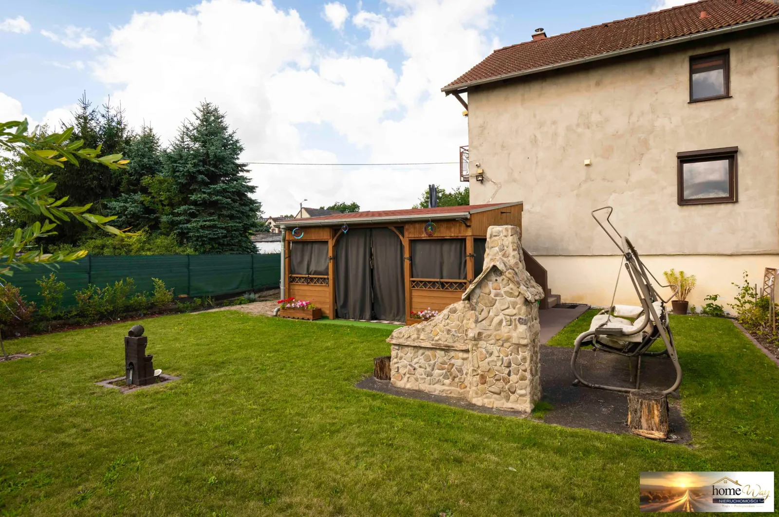 DOM NA SPRZEDAŻ – PARZYCE - 193,74 m2 