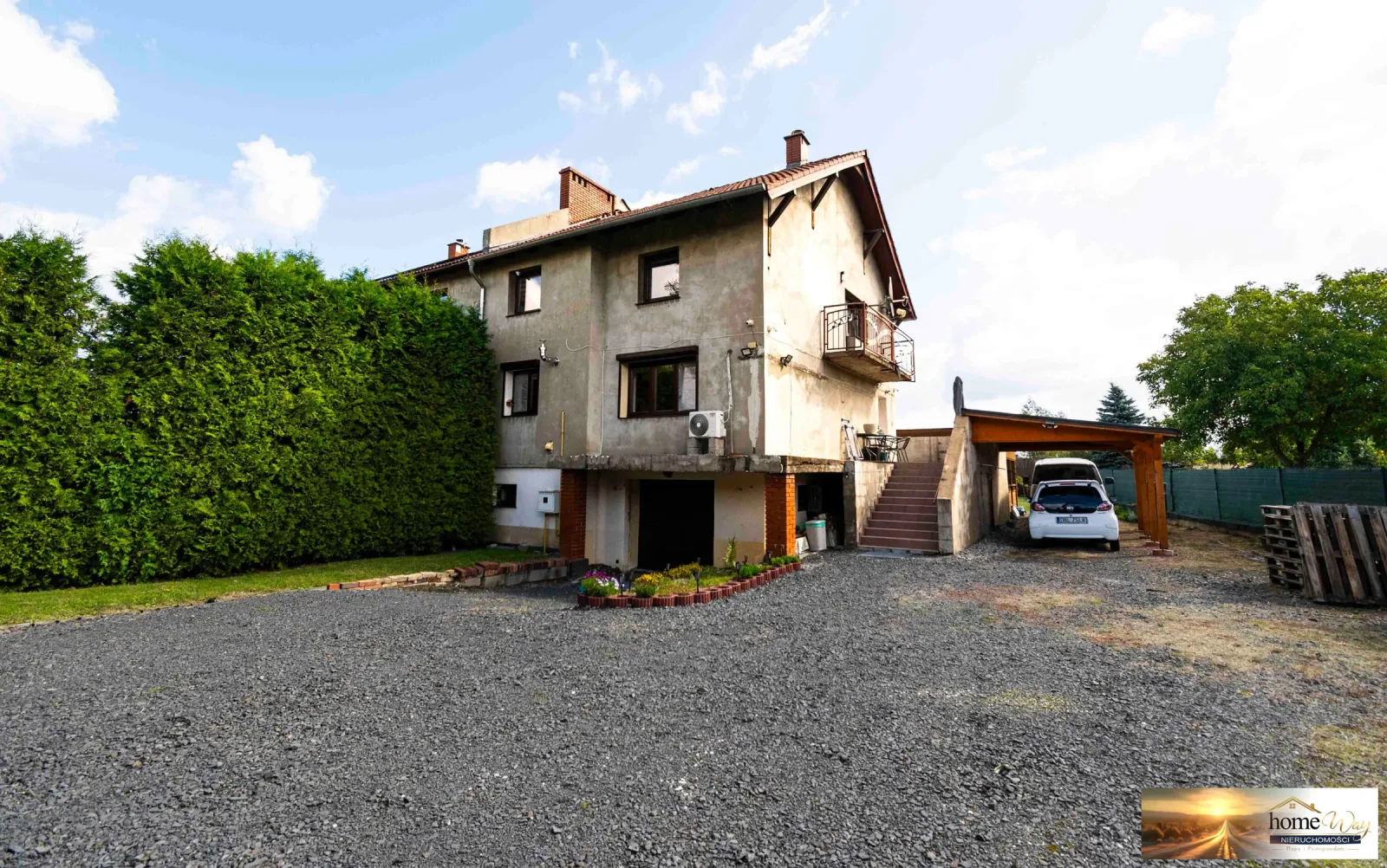 DOM NA SPRZEDAŻ – PARZYCE - 193,74 m2 